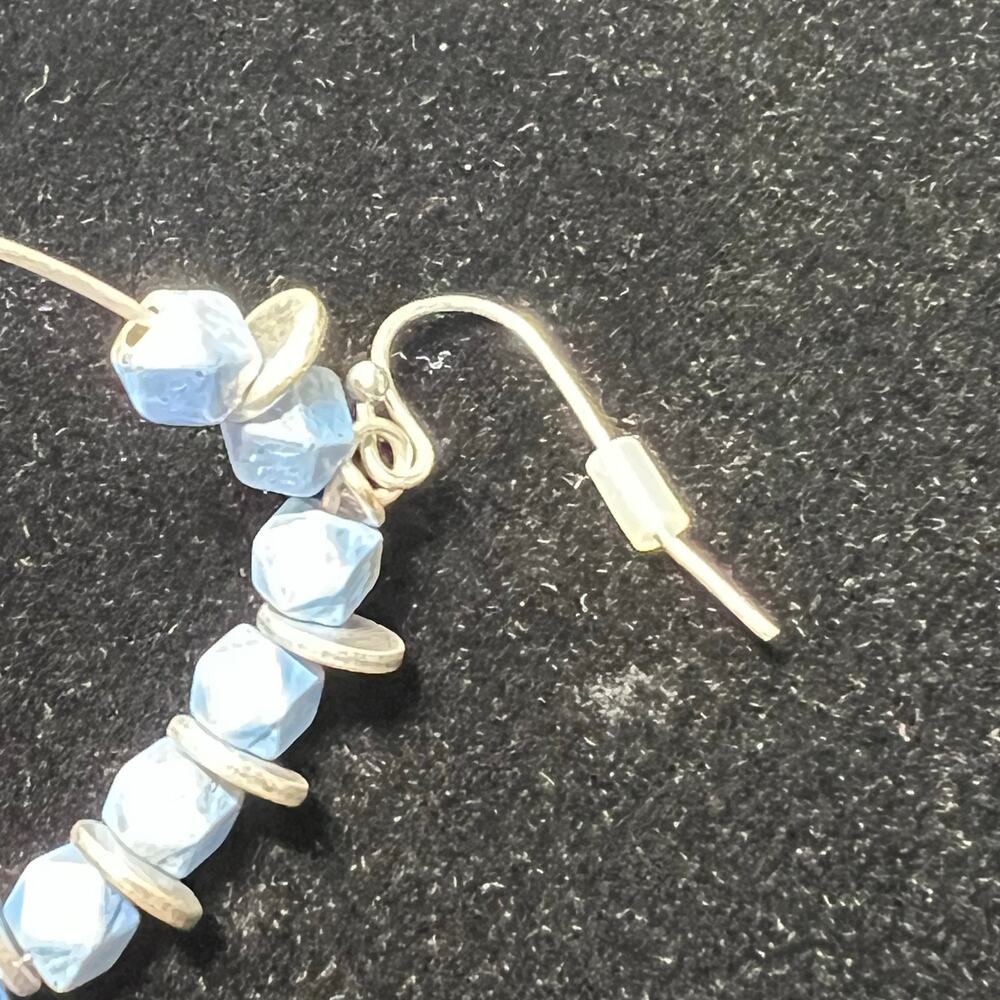 Giveaway Marlyn Schiff Silver Periwinkle Hoop Earrings - Picture 2 of 3